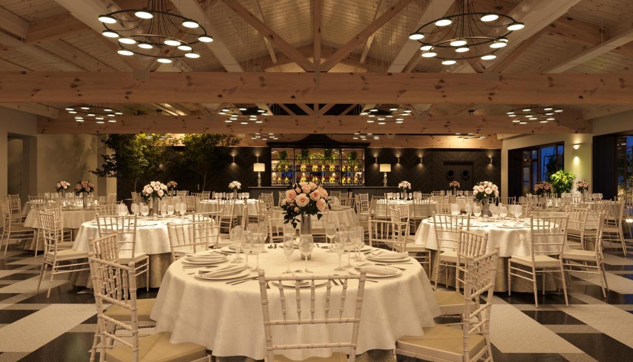 Hospes Palacio De Arenales & Spa Caces Exterior foto The interior of the restaurant